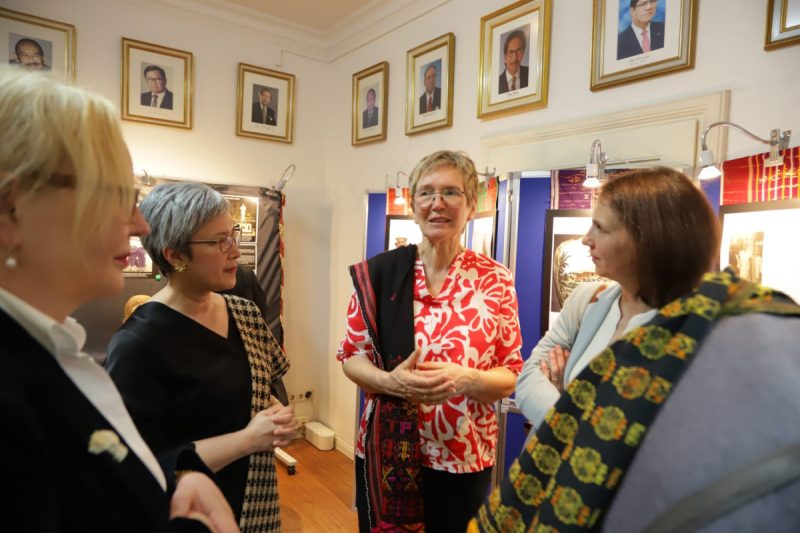 Empat Jam di Sumatra Utara: KJRI Hamburg Hadirkan Eksotisme Budaya Indonesia di Lange Nacht der Konsulate 2025