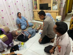 Peduli Kedukaan Masyarakat, Kapolsek Kronjo Polresta Tangerang Takziah ke Rumah Duka Korban Kecelakaan Lalu Lintas